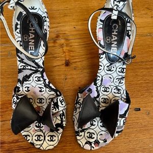 CHANEL vintage leather bow tie leather and canvas peep toe sandal